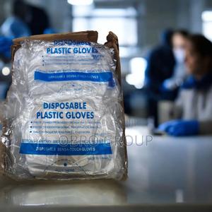 Disposable Plastic Gloves 100s - thumbnail 2
