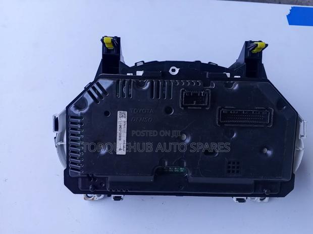 Toyota Ractis 2011 Dashboard Clock - thumbnail 2