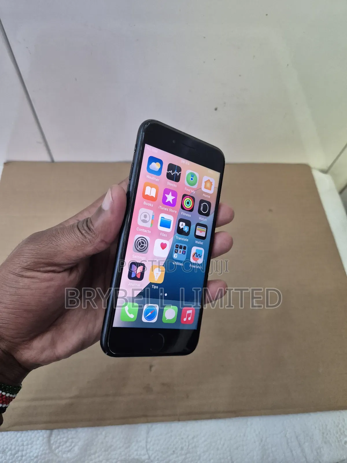 Apple iPhone SE 64 GB Black