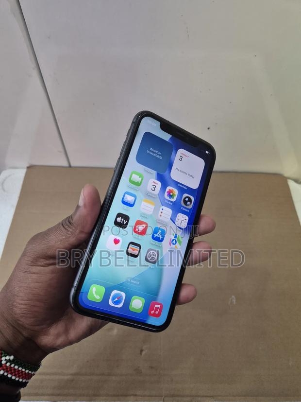 Apple iPhone 11 64 GB Black - main view