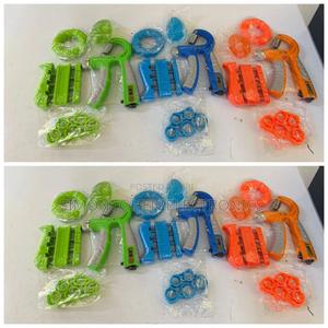 Adjustable Hand Grip Set With Digital Counter - thumbnail 2