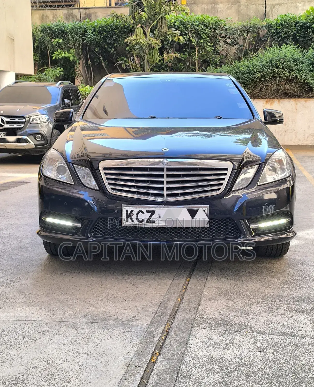 Mercedes-Benz E200 2013 Blue