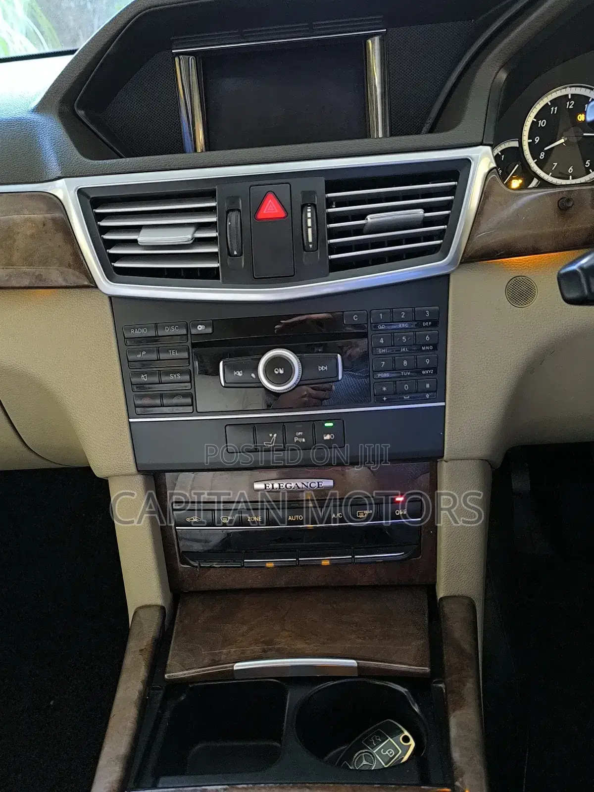 Mercedes-Benz E200 2013 Blue