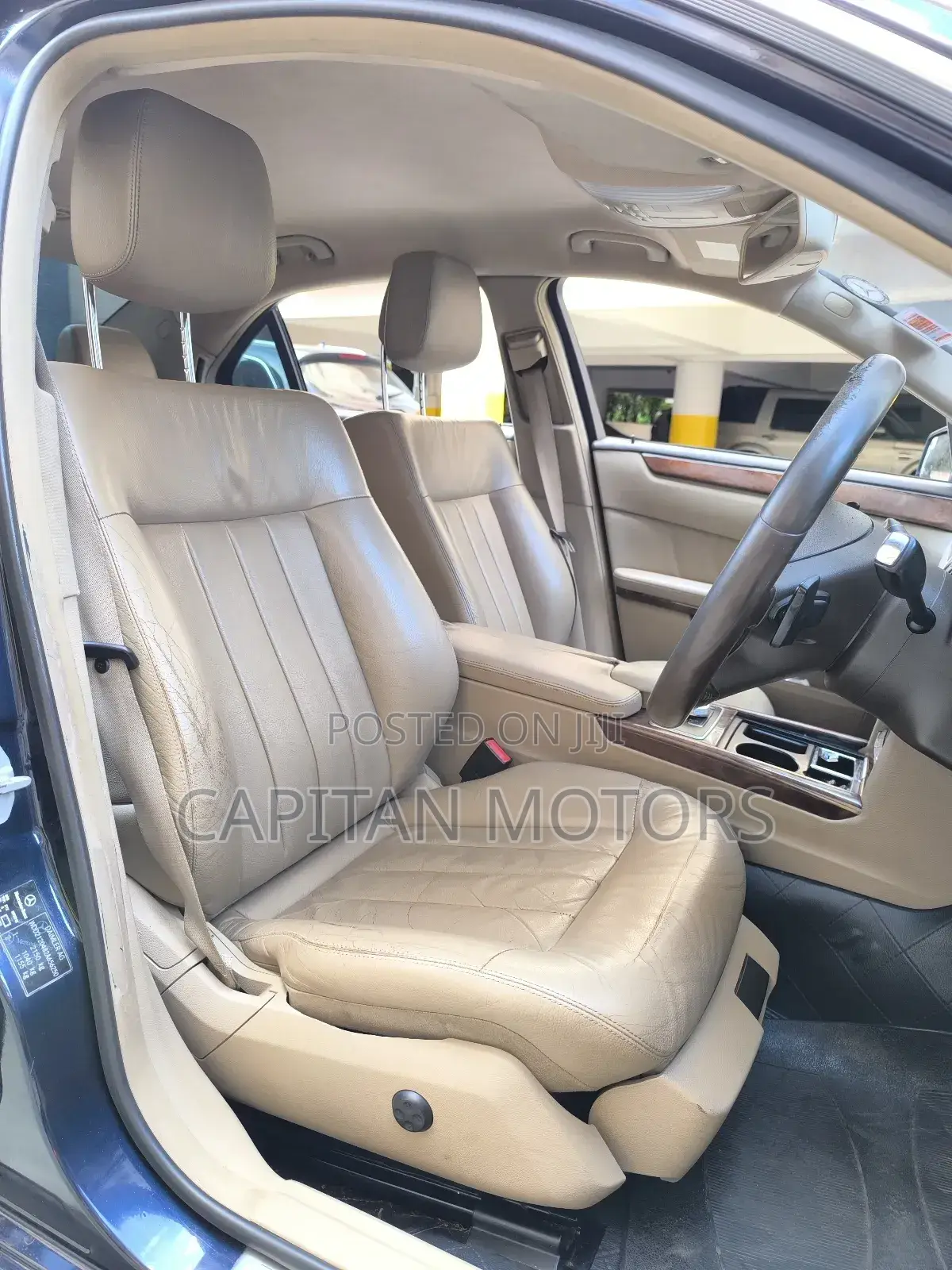 Mercedes-Benz E200 2013 Blue