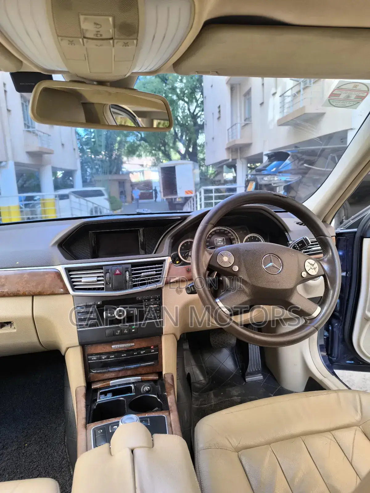 Mercedes-Benz E200 2013 Blue