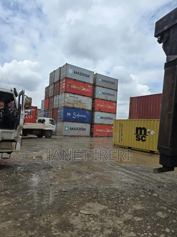 Clean 20ft Container Dry Shipping - main view