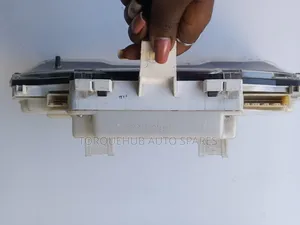 Toyota Avensis Dashboard Clock