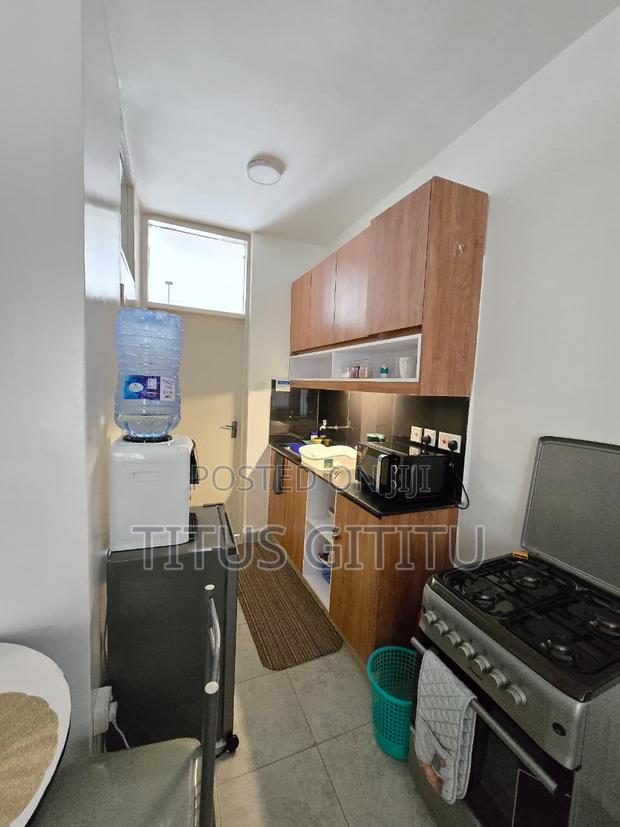 Beautiful Studio Airbnb in Roysambu | Stunning Interior | Furnished - thumbnail 9