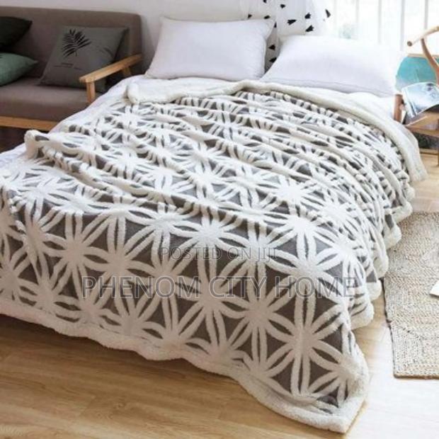 Fuzzy Soft Sherpa Blankets - thumbnail 2