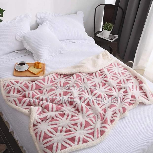 Fuzzy Soft Sherpa Blankets - thumbnail 3