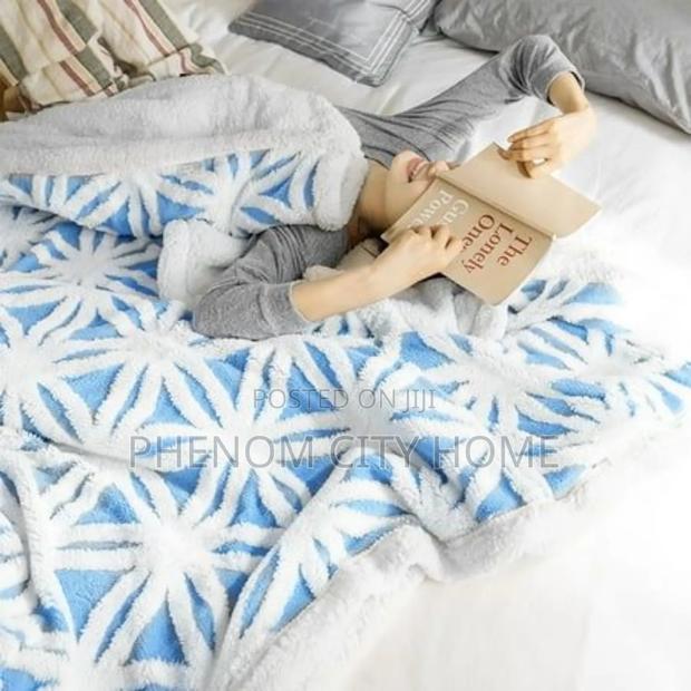 Unique Double Sided Throwblanket - thumbnail 3