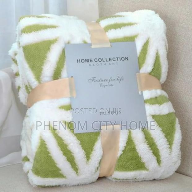 Unique Double Sided Throwblanket - thumbnail 4