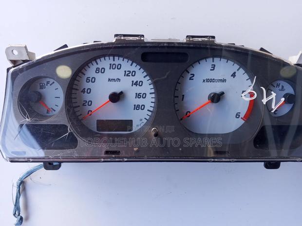 Nissan Navara Double Cab Dashboard Clock - main view
