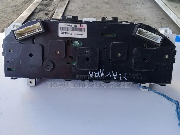 Nissan Navara Double Cab Dashboard Clock - thumbnail 2