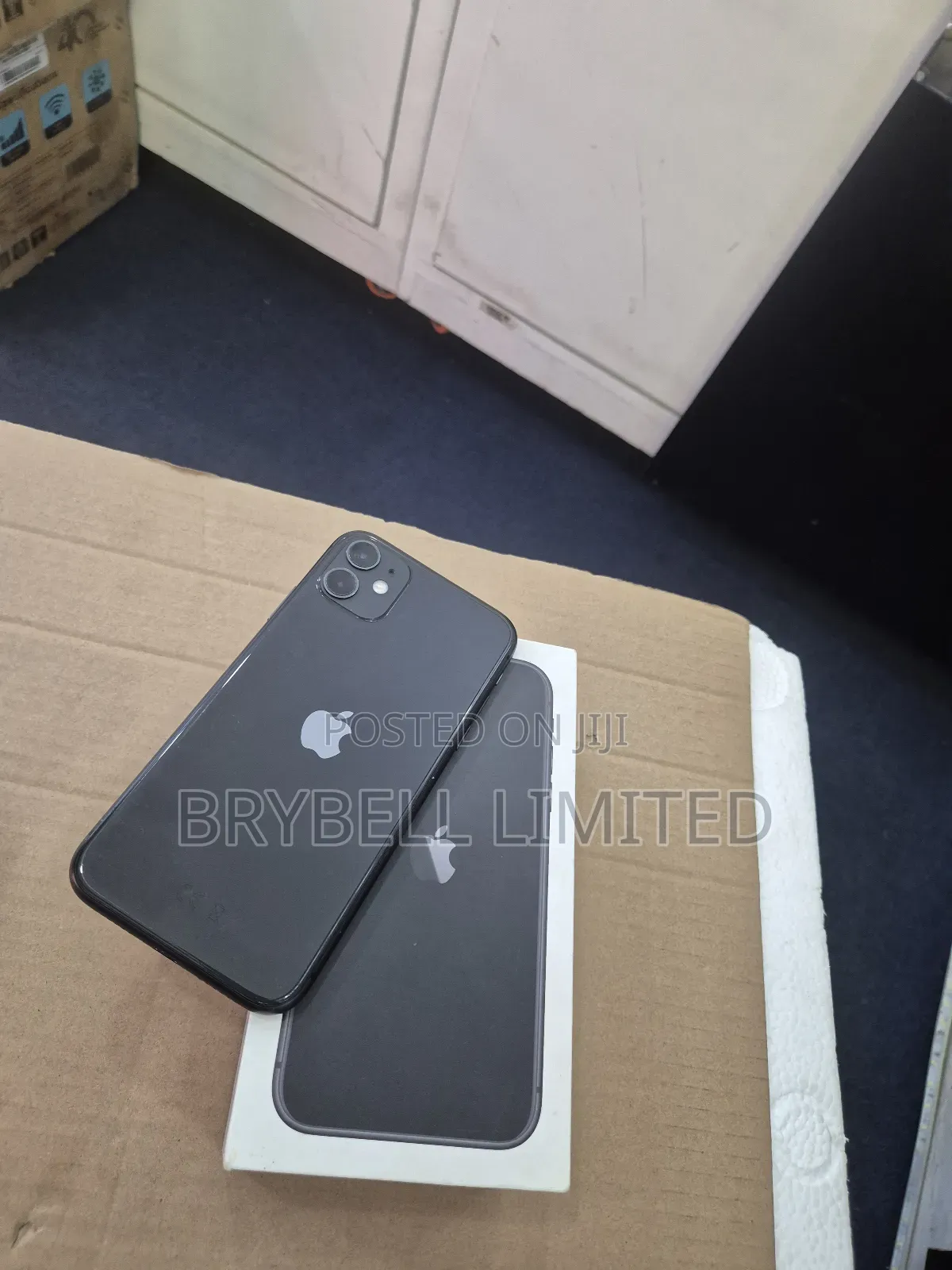 Apple iPhone 11 64 GB Black