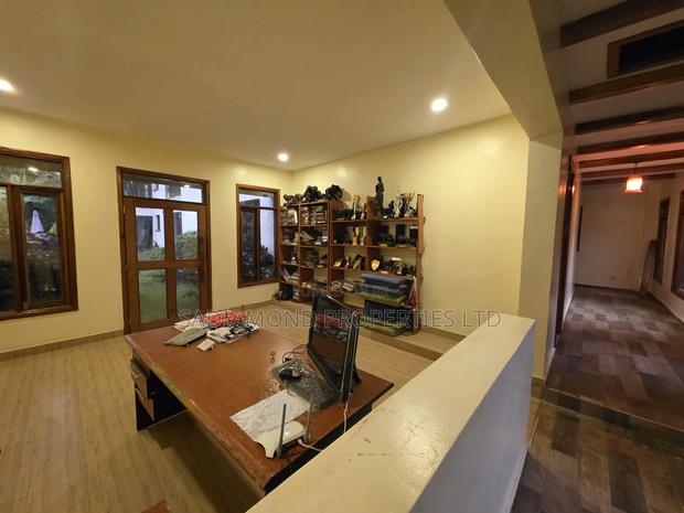 7bdrm Villa in Ridgeways for sale