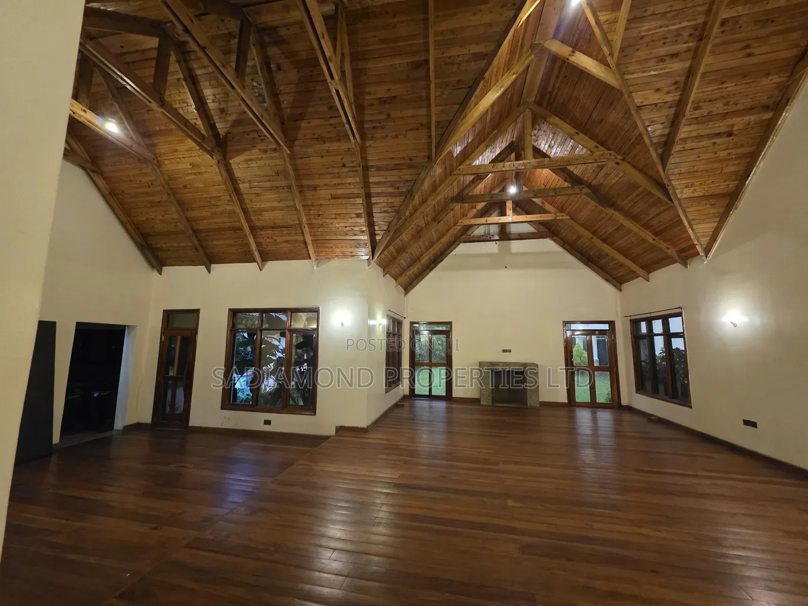 7bdrm Villa in Ridgeways for sale