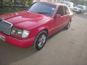 Mercedes-Benz 200E 1994 Red