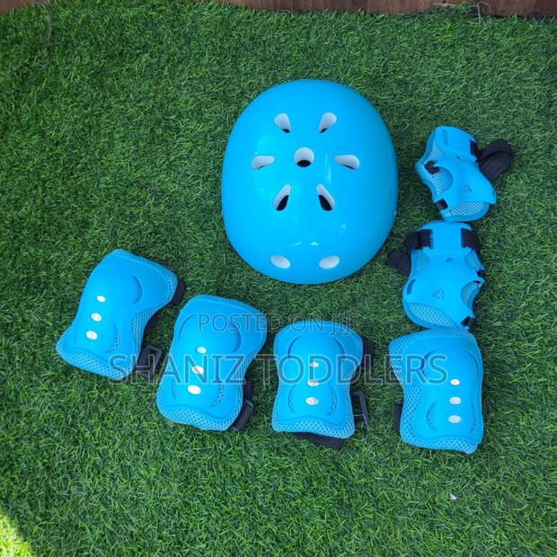 Kids Sporting Roller Skates - thumbnail 2