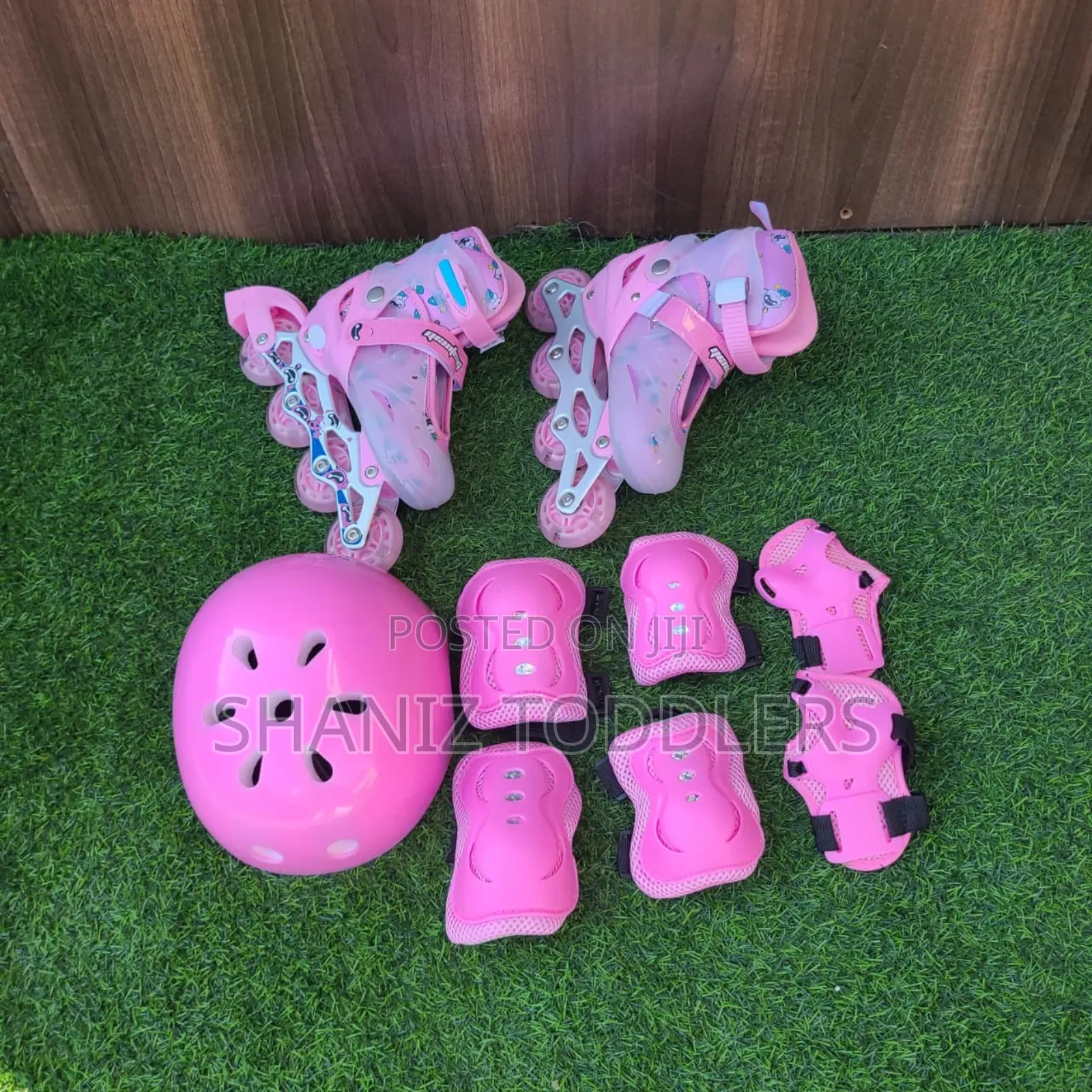 Junior Skating Shoes (Adjustable)