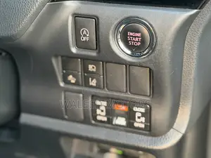Toyota Noah 2018 Pearl