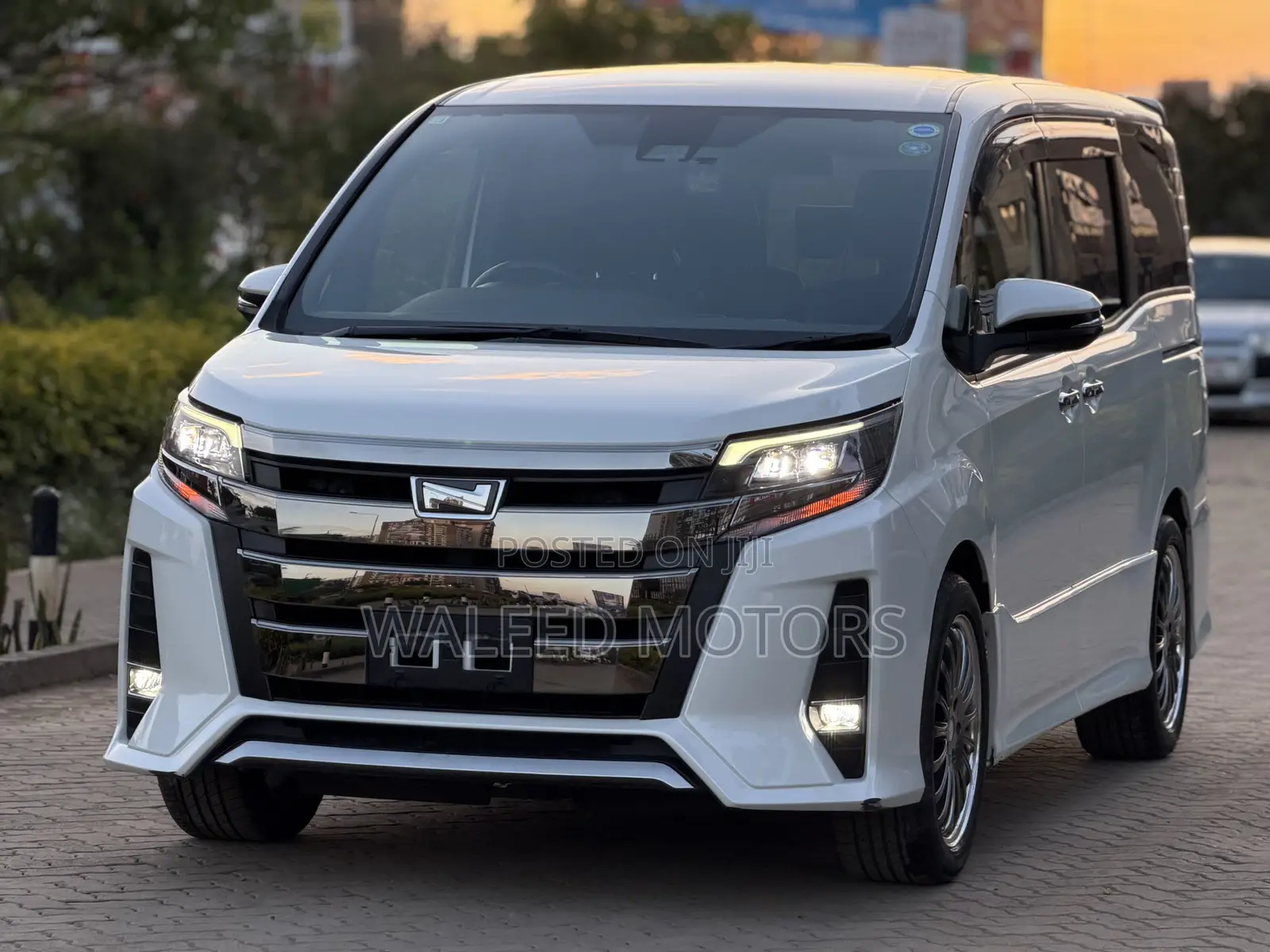 Toyota Noah 2018 Pearl