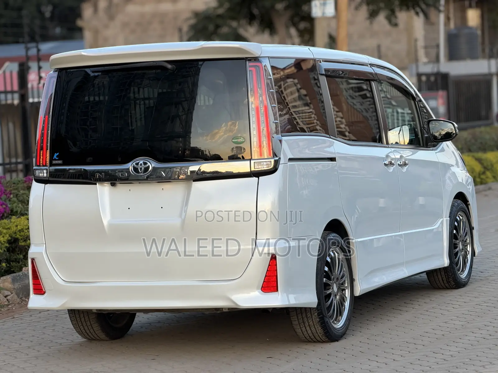 Toyota Noah 2018 Pearl