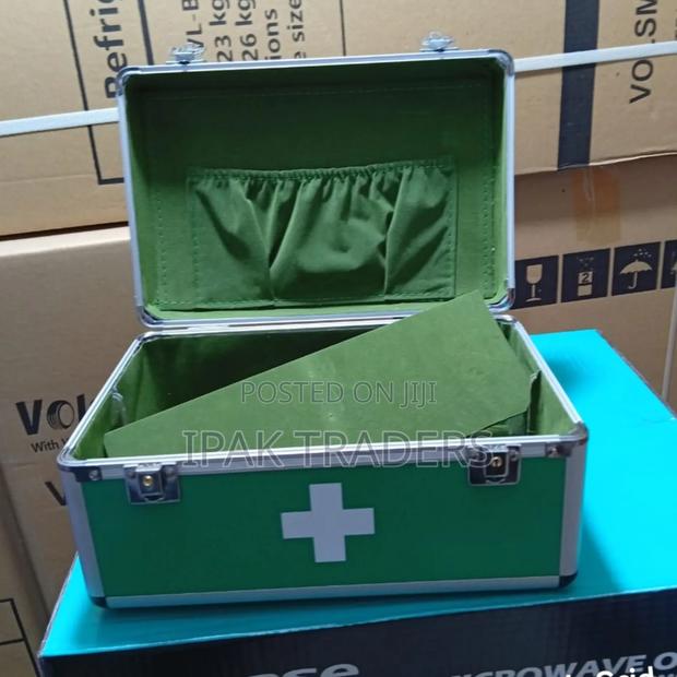Empty Medium First Aid Box - thumbnail 3