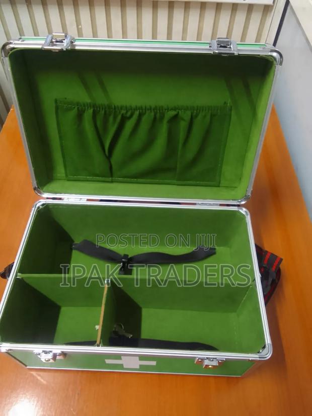 Medium Size First Aid Box Green (Empty) - main view