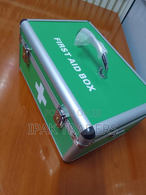 Empty First Aid Box Green - main view