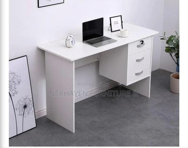 Office Study Table – Perfect For Home Or Workspace