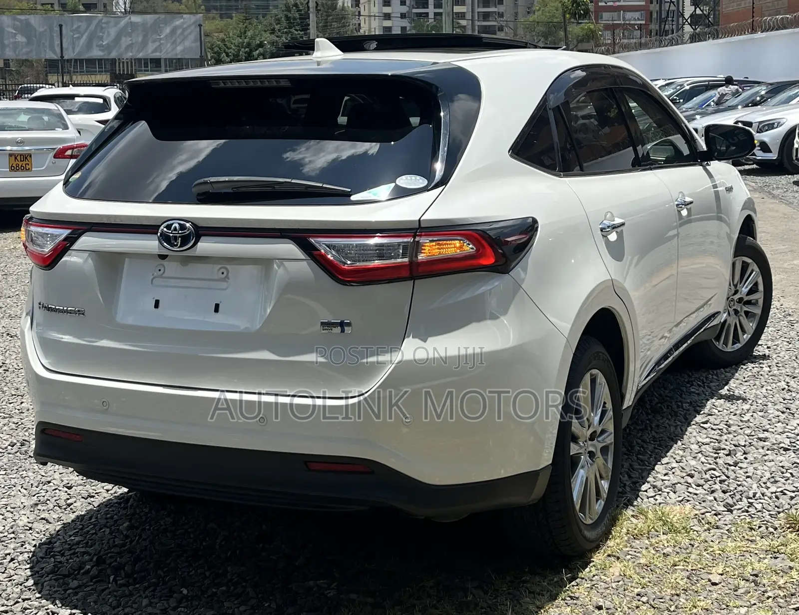 Toyota Harrier 2.5 Hybrid 4WD 2019 White