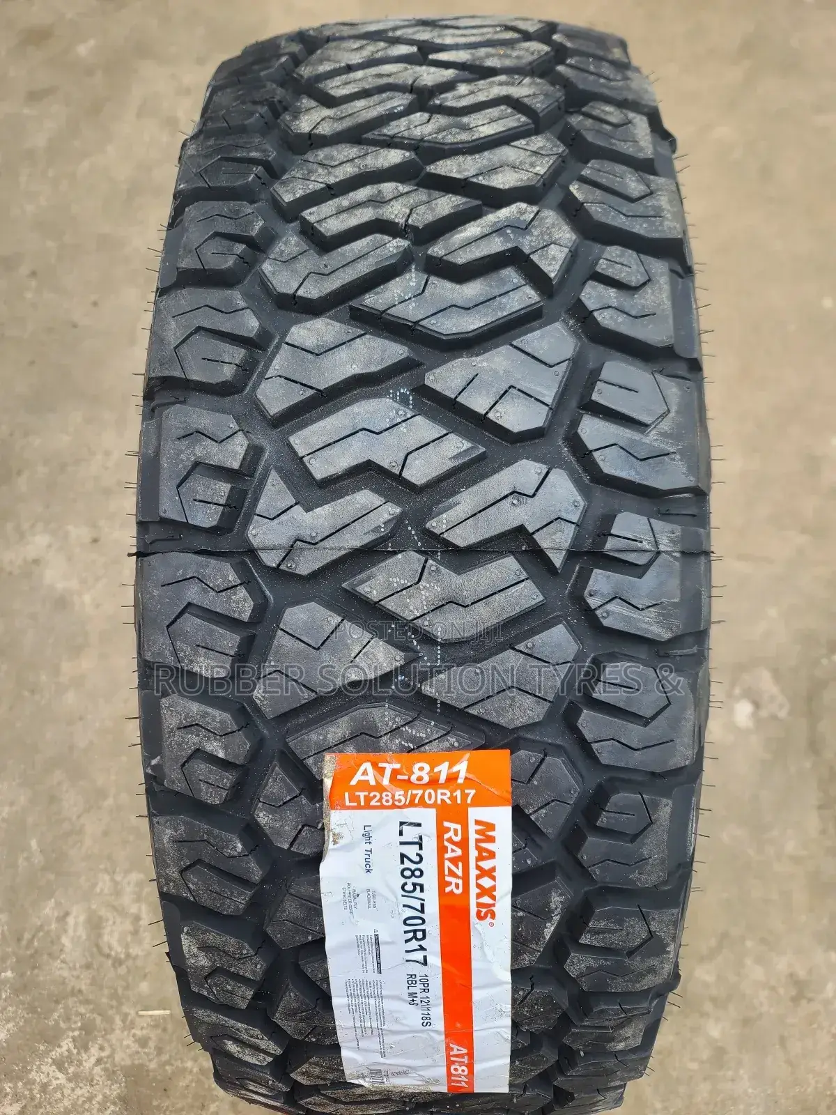 Lt 285 /70 R17 Maxxis Tyres Razr a/T-811 All-Terrain