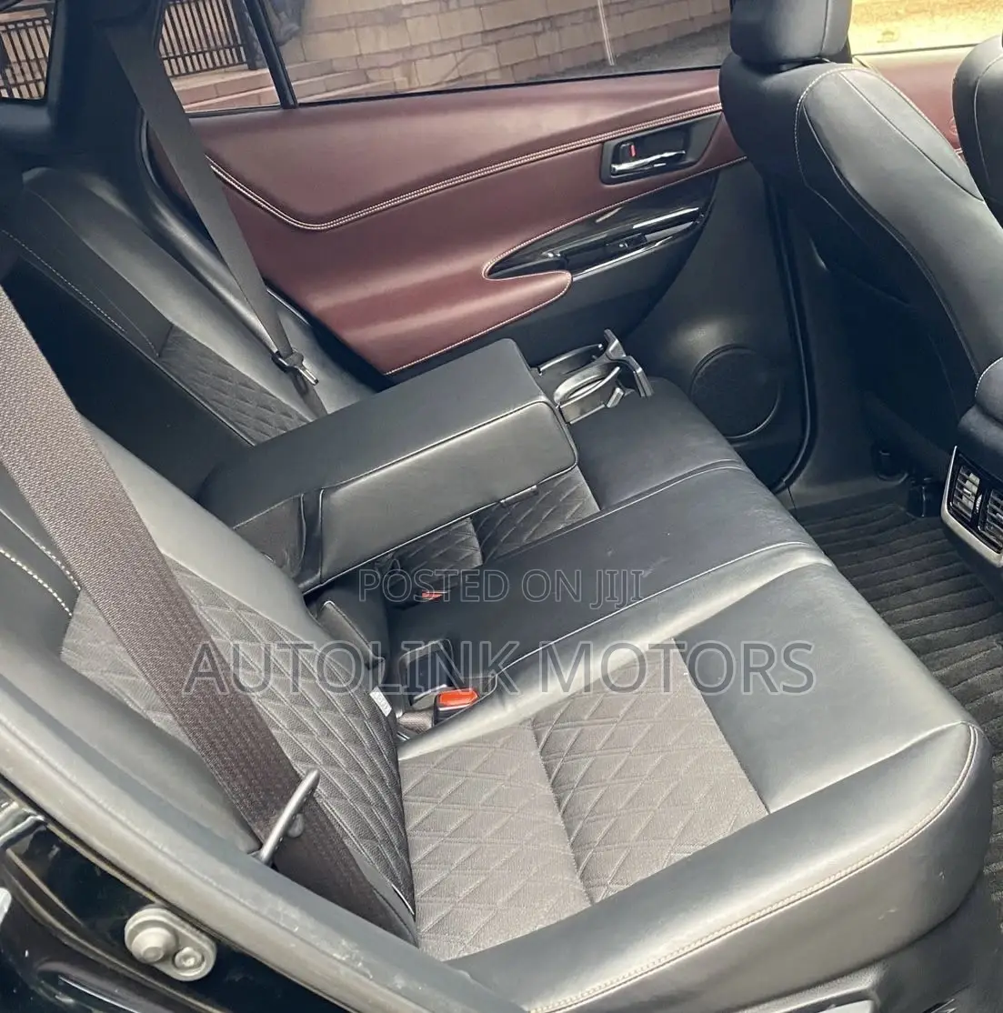 Toyota Harrier 2.0 2018 Black