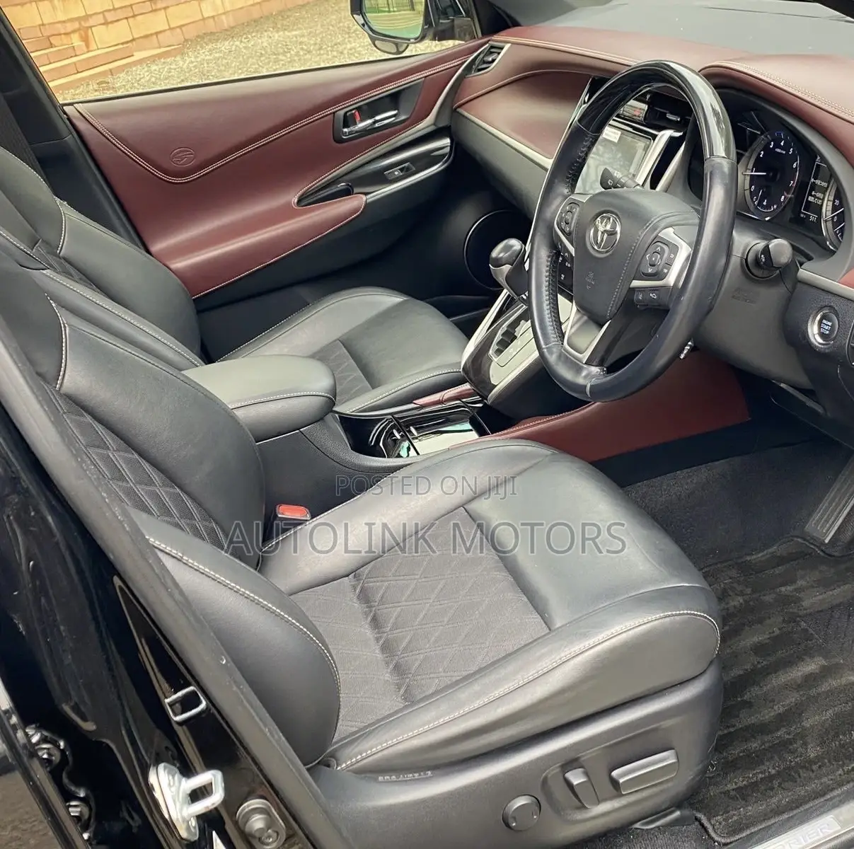 Toyota Harrier 2.0 2018 Black