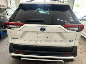 Toyota RAV4 XLE Premium AWD 2019 White