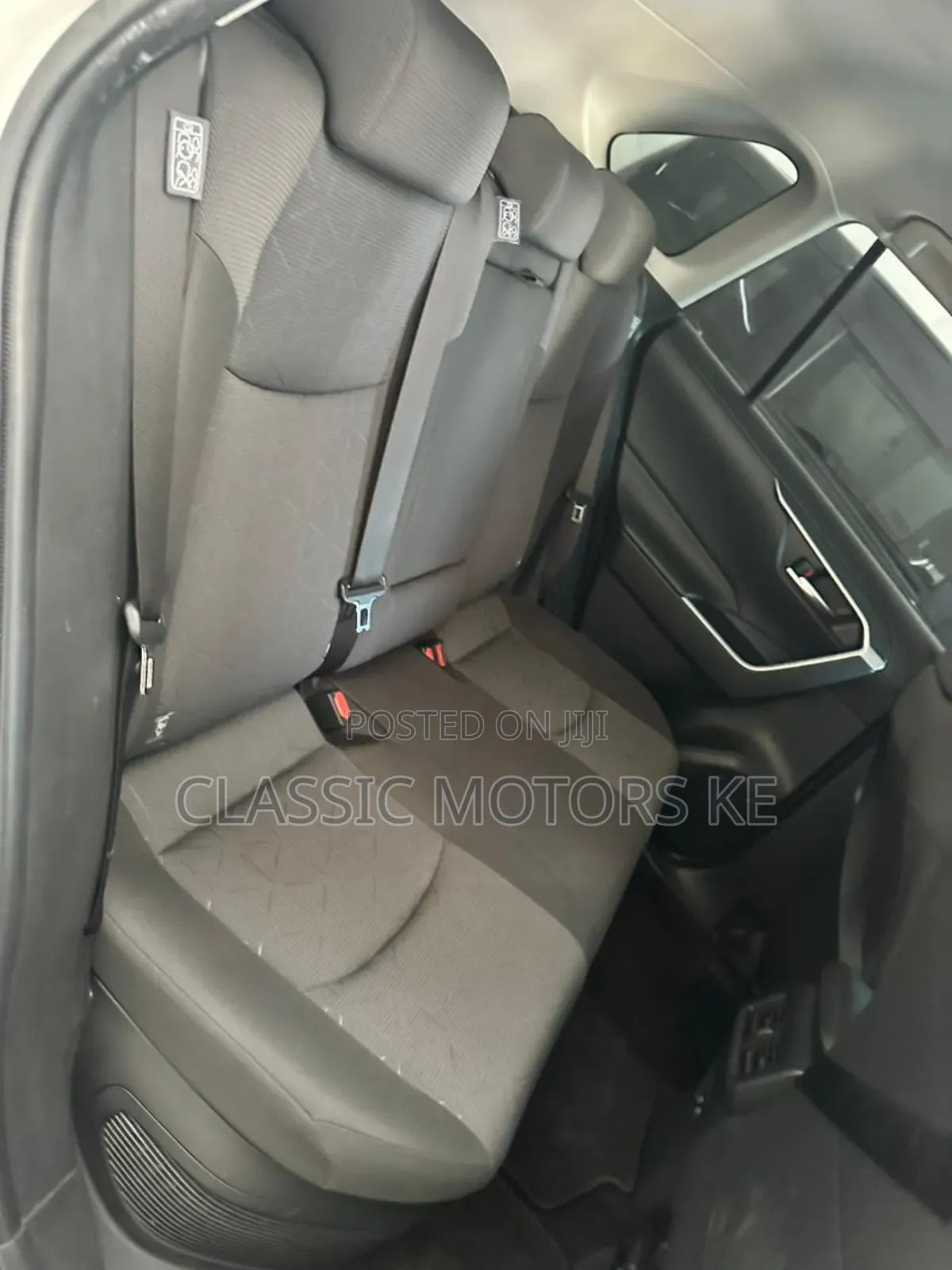 Toyota RAV4 XLE Premium AWD 2019 White