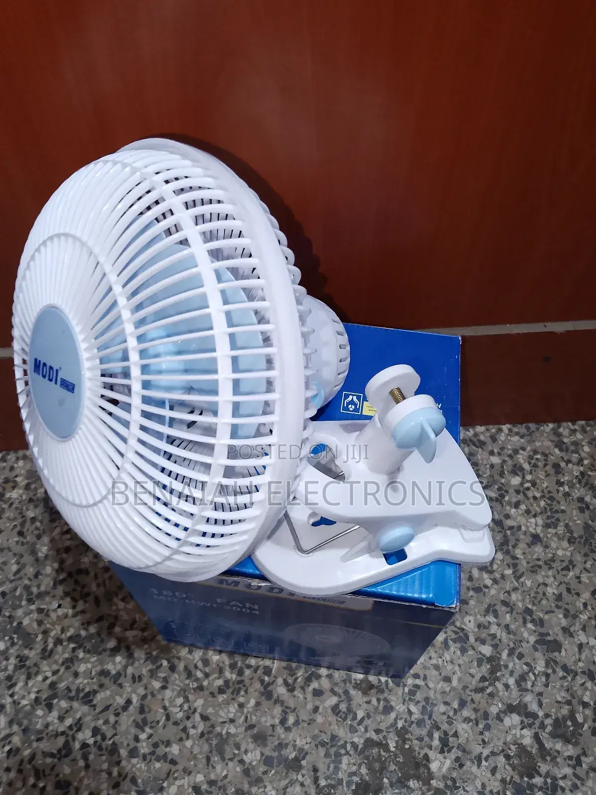 Reliable Wall Fan With Mounting Clip,180 °