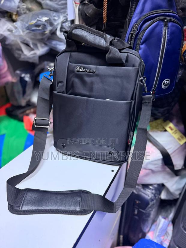 Black' Medium 14 Inches Messenger Laptop Shoulder Bag