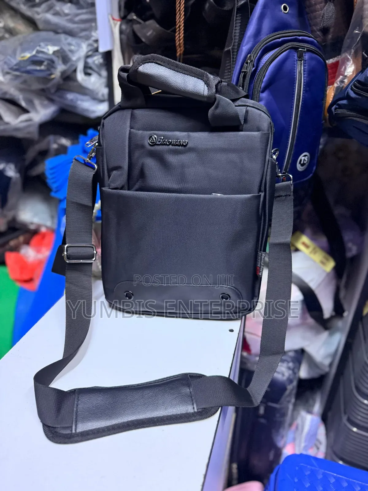 Black' Medium 14 Inches Messenger Laptop Shoulder Bag