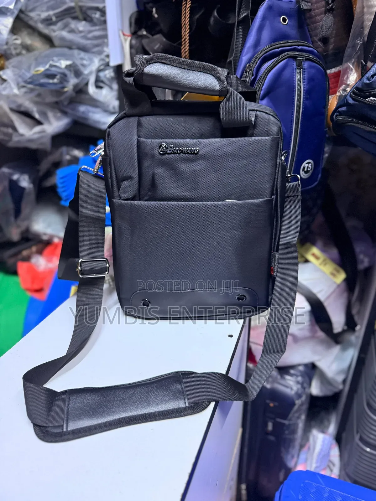 Shoulder Bags/Laptop/Messenger Bag Medium Size Fits a 13 Inches Laptop