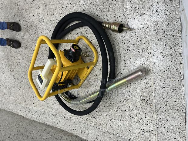 Kmax Concrete Vibrator With Shaft - main view
