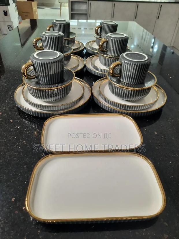 32 PCS Elegant European Porcelain Dinner Set -Black