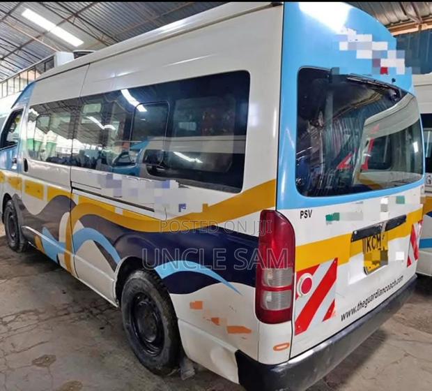 Toyota HiAce 2017 White - thumbnail 2