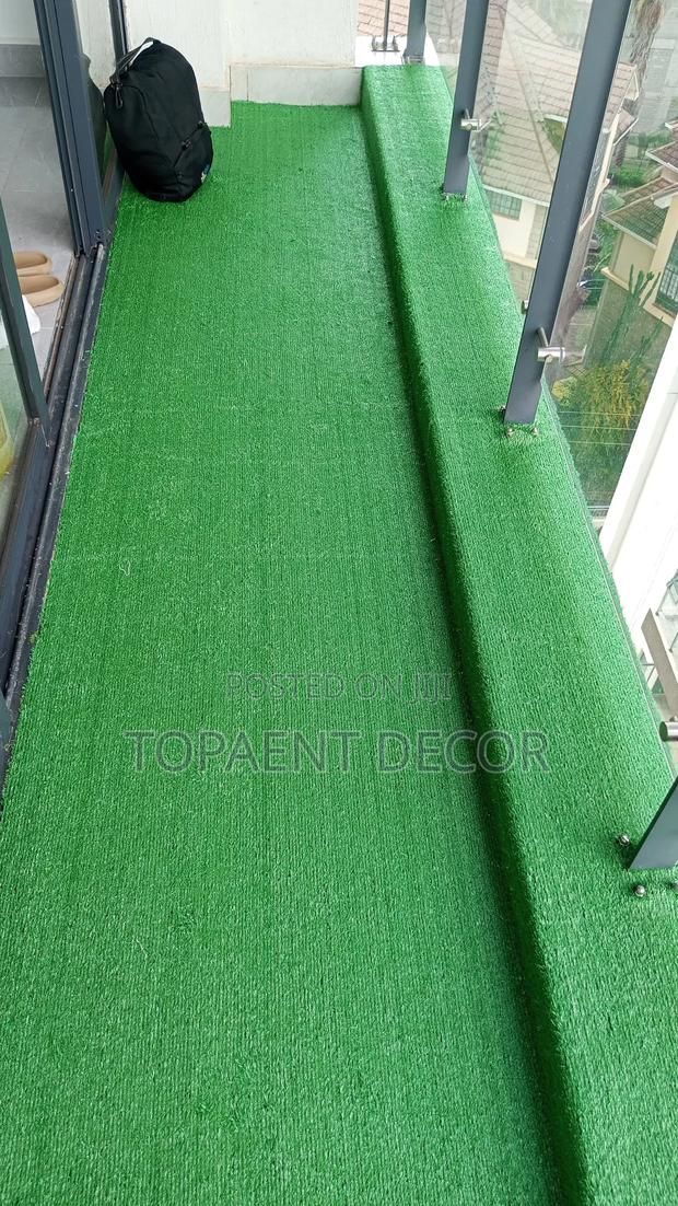 10mm Wide Balcony With Green Looks Artificial Grass Carpet