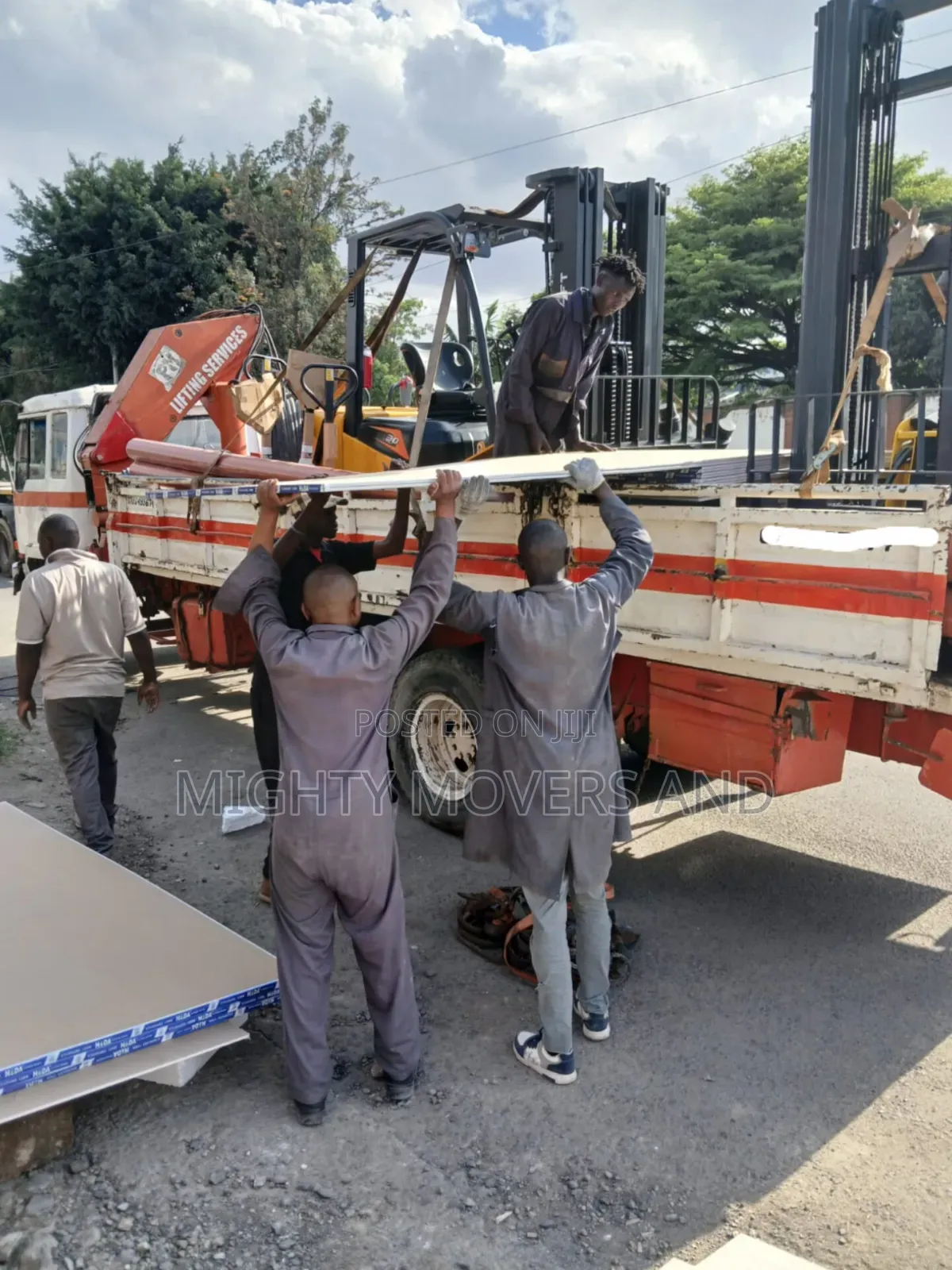 Trailer With Crane Are Ready for Cross County Delivery