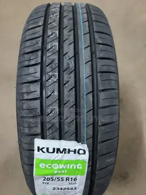 205/55r16 Kumho Tires [Made in Korea]