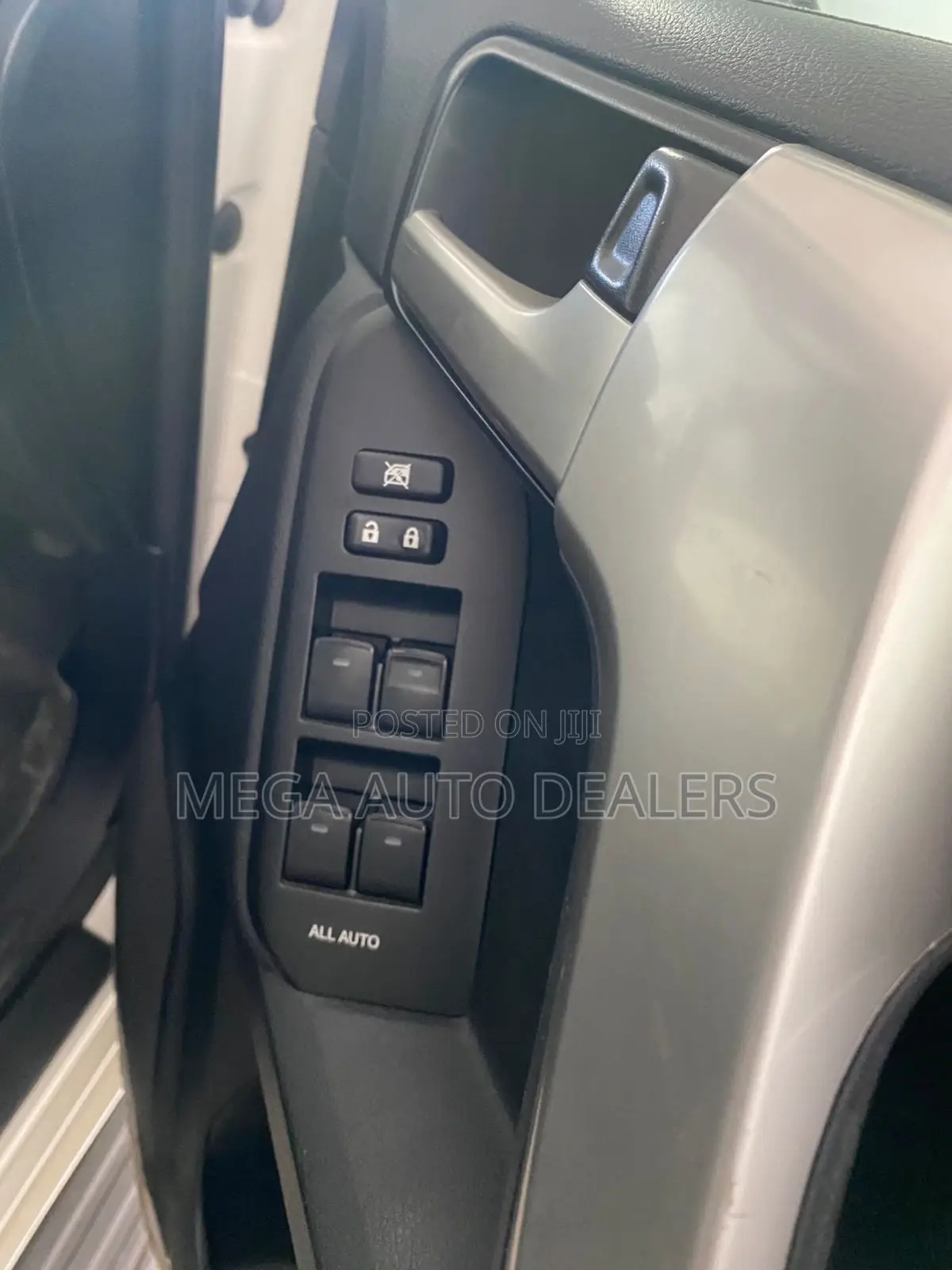 Toyota Land Cruiser Prado 2019 White