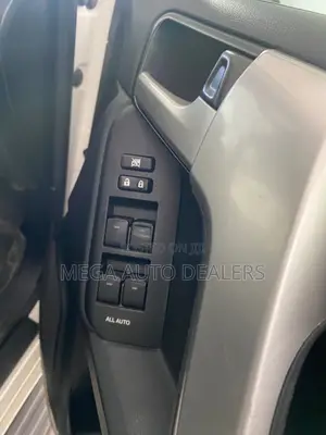 Toyota Land Cruiser Prado 2019 White