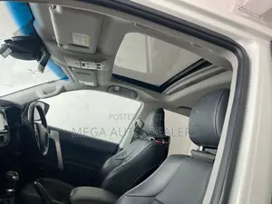 Toyota Land Cruiser Prado 2019 White